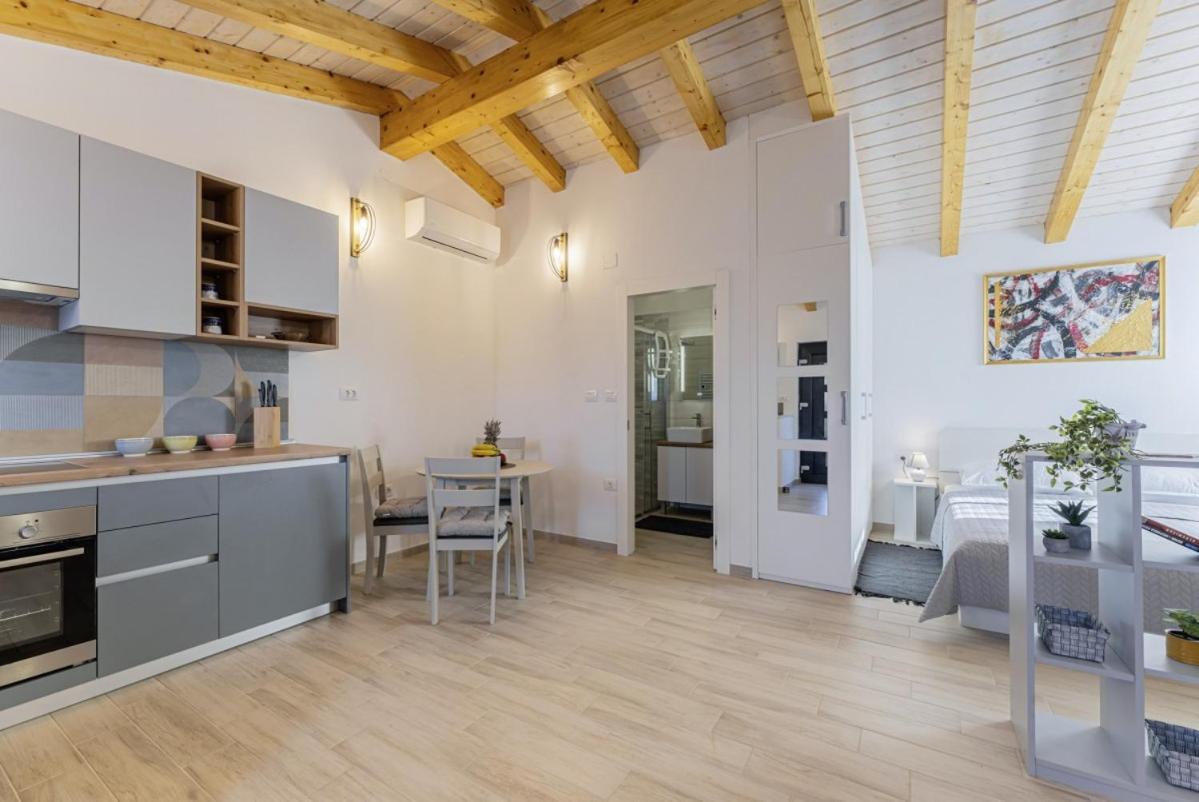 Villa Modean In Pula - Haus Fuer 2-3 Personen Exterior foto
